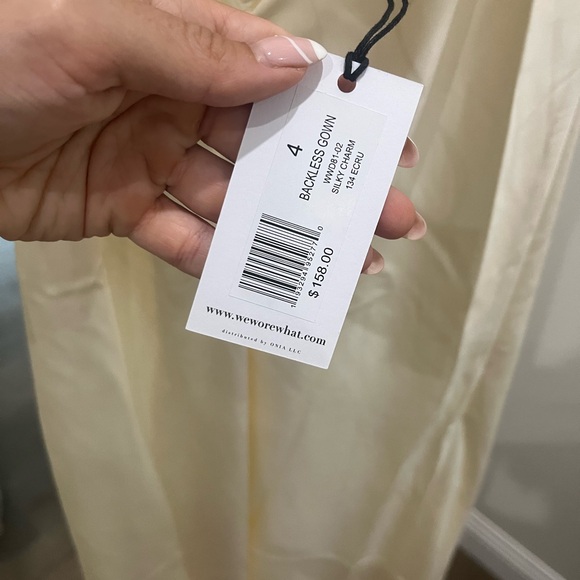 Silk Charmeuse, backless gown, floor length with a ruched cowl back. NWT - Picture 5 of 10